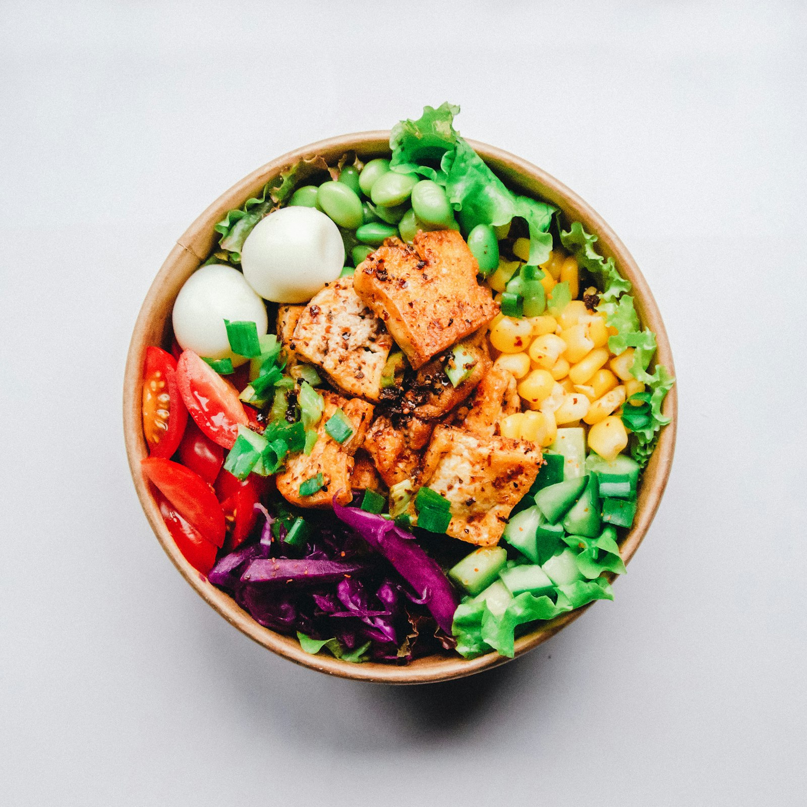 Balanced bowl with vegetables, grains and protein